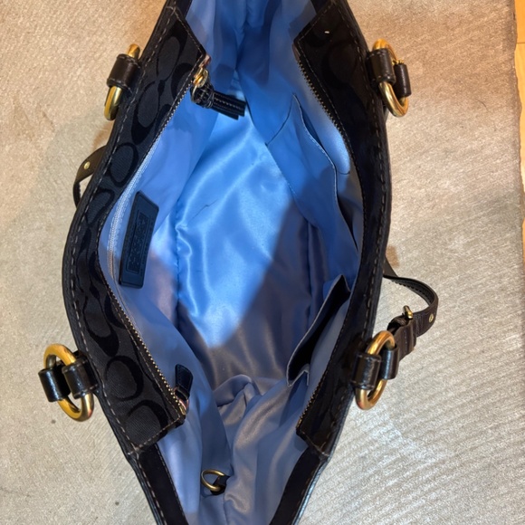 Coach bag- like new - Picture 3 of 4